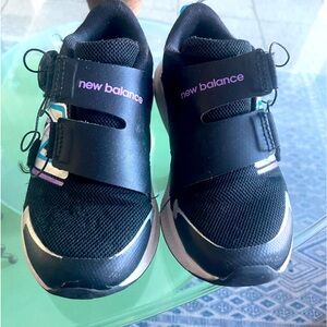 New Balance girls shoe